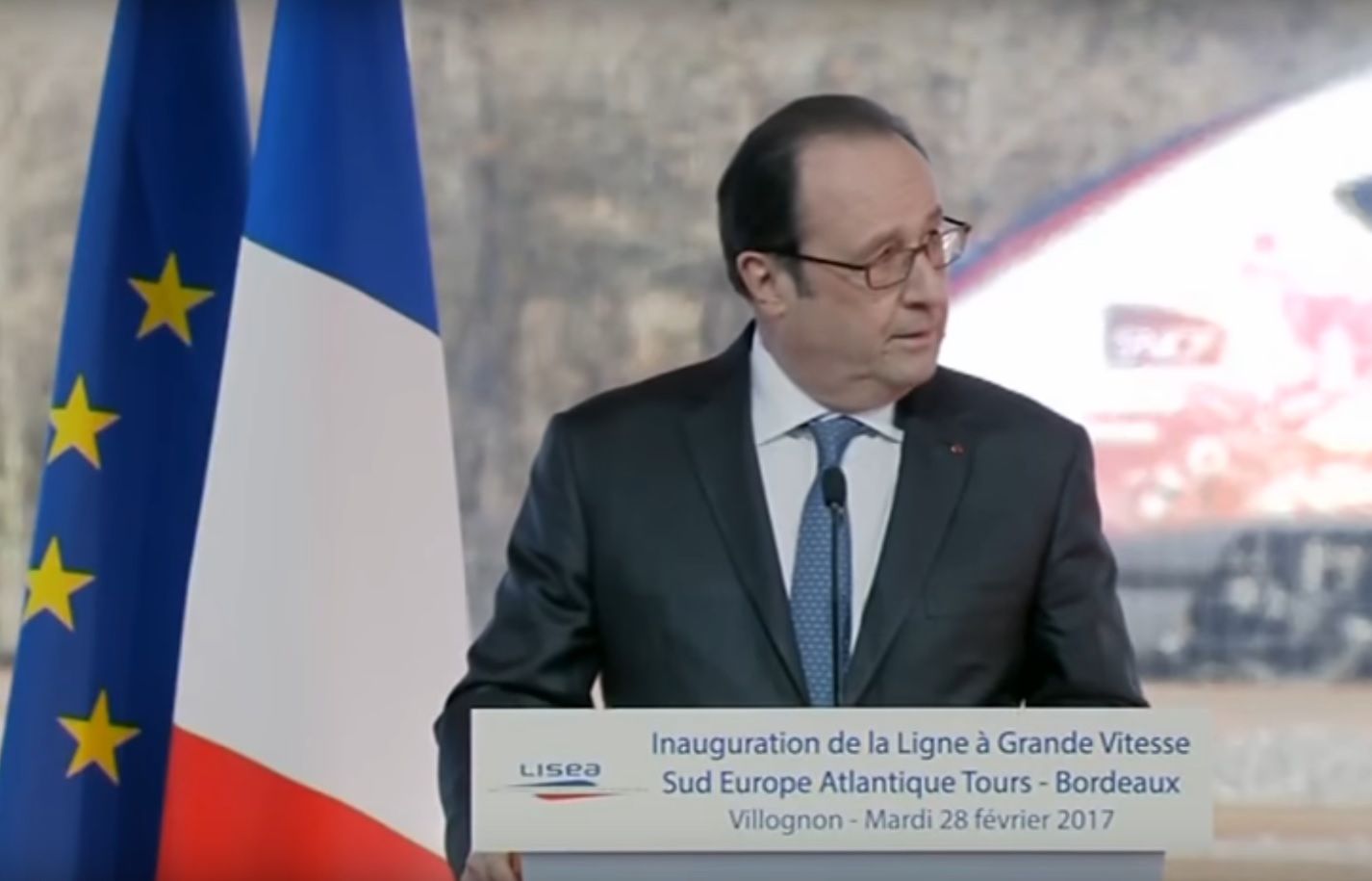 Padły strzały, kiedy mówił prezydent Francji