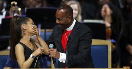 Arianda Grande molestowana podczas pogrzebu Arethy Franklin. Pastor przekroczył granicę dobrego smaku