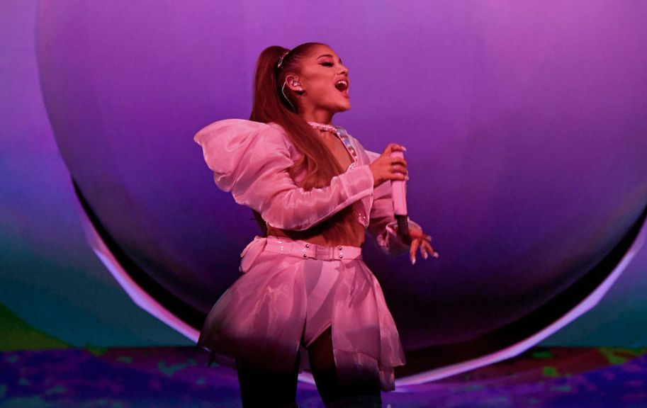 Ariana Grande pokazała swoją prawdziwą fryzurę. Daleko jej do perfekcji