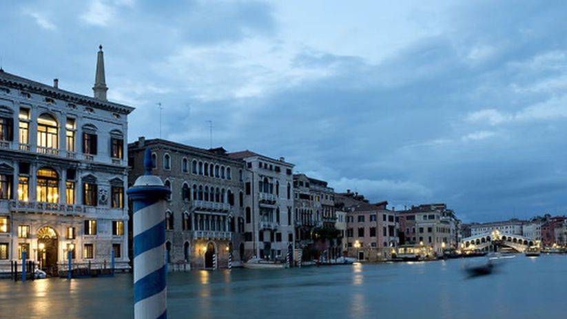 fot. screen z Aman Canal Grande