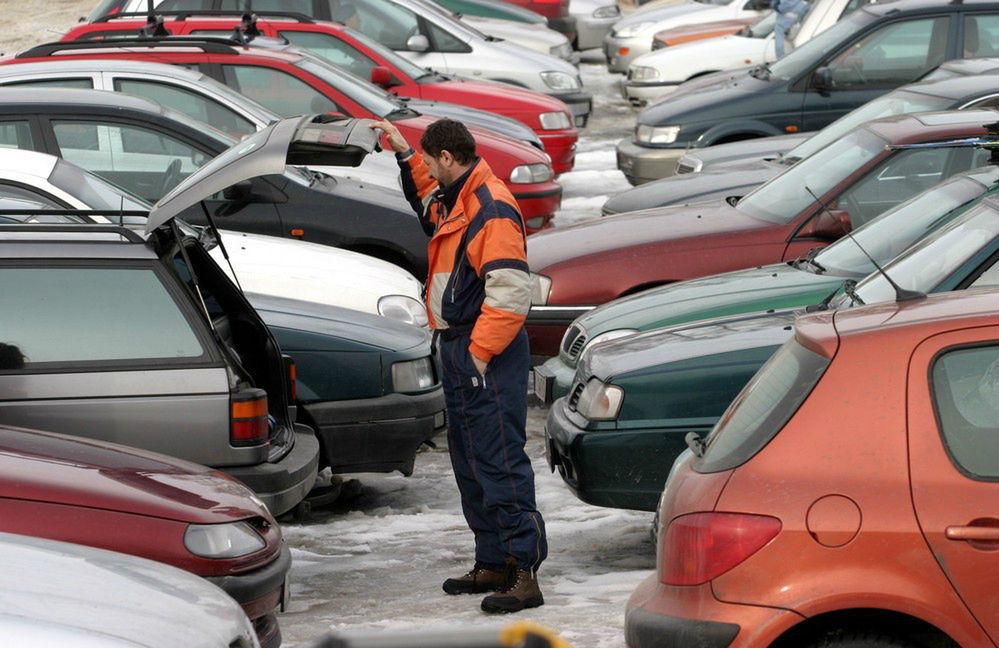 Nieświadomie kupił kradziony samochód. Auto zostało zabrane, ale pieniędzy nie odzyskał