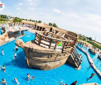 Polskie parki rozrywki dla miłośników stania w kolejce. Rekordy w długi weekend