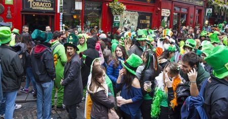 Zielone szaleństwo na ulicach. Tak się bawi Irlandia w Dniu św. Patryka