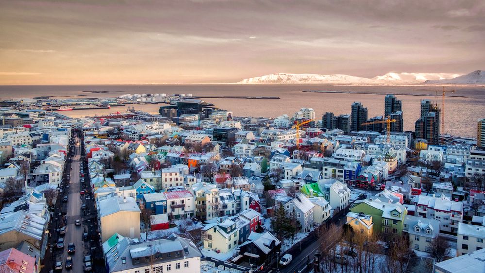 Lotnisko Keflavik. Jak dojechać  do Rejkiawiku?