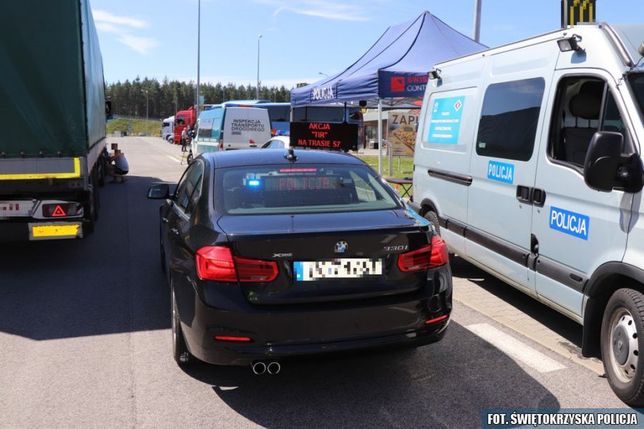 Nieoznakowane BMW w służbie policji 