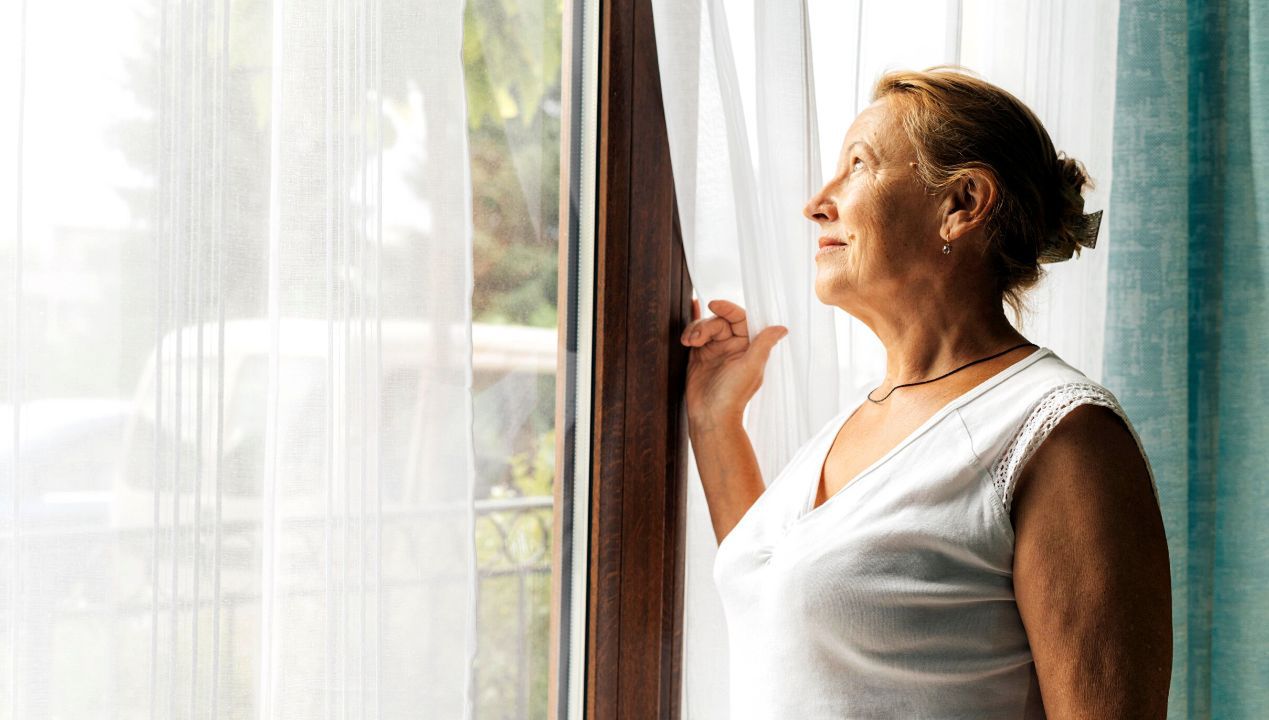 Moja mama od lat nie prasuje firanek. Są bez zagnieceń po każdym praniu dzięki tym dwóm rzeczom