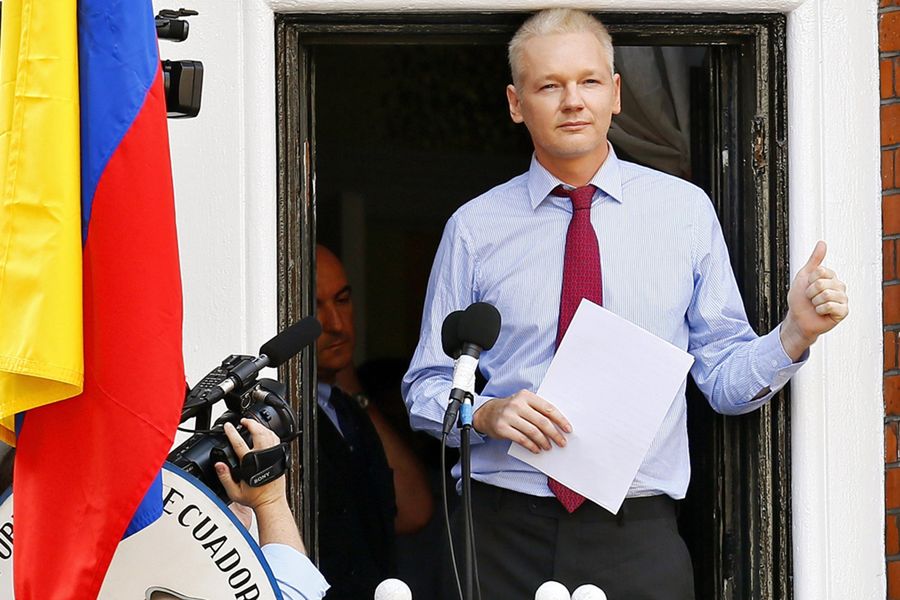 Julian Assange może umrzeć w więzieniu? Lekarze biją na alarm