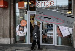 Sieć sprzedała 80-latkowi abonament na gry. "To nie miało prawa się zdarzyć"