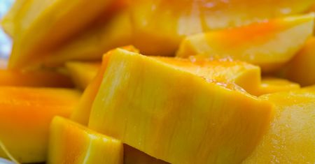 Mango - idealny owoc na lato. Słodki i aromatyczny
