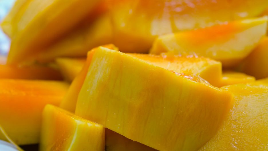 Mango doskonale sprawdza się np. w sałatkach