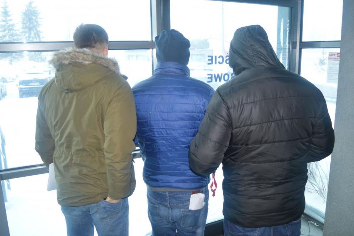 Nowy Targ. Podejrzani o brutalne pobicie właściciela kantoru usłyszeli zarzuty