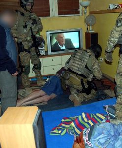 Policja rozbiła duży gang narkotykowy z Wołomina. Zatrzymano 32 osoby