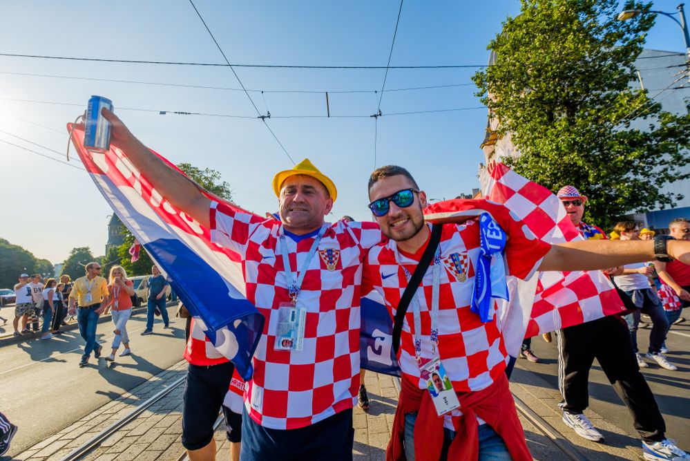 Zakochani w futbolu. Za ulubioną drużyną są gotowi ruszyć na koniec świata