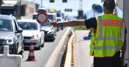 Niemcy zaostrzą politykę wobec migrantów. Szef MSW: to zwrot