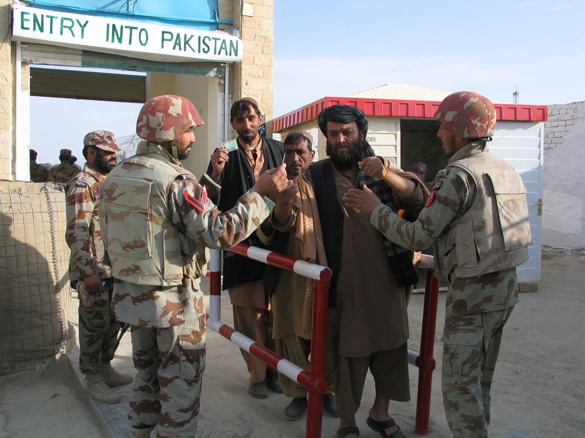 Pakistan buduje ogrodzenie na granicy z Afganistanem