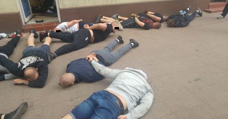 Pseudokibice napadli na sklep z odżywkami. Zatrzymano 12 osób