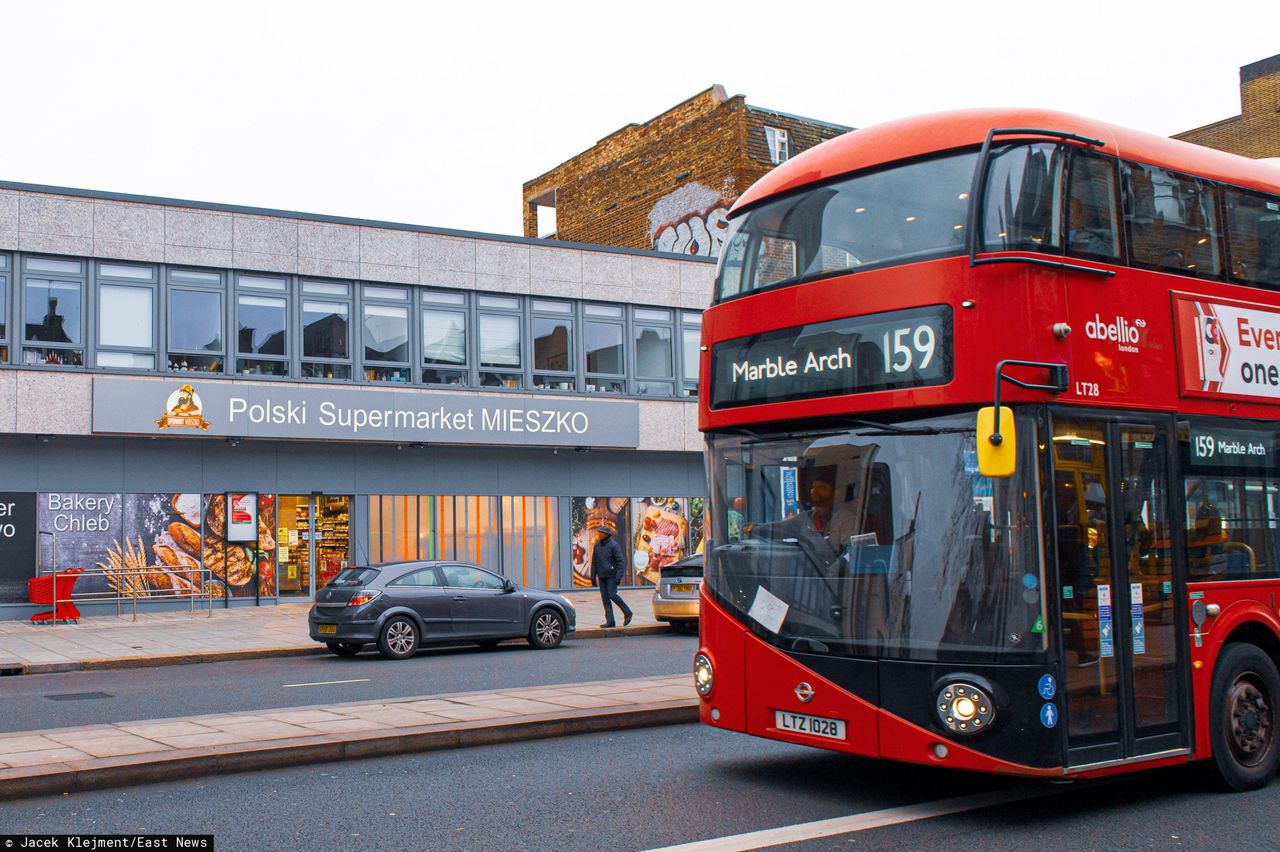 Brexit nie zatrzyma transferu pieniędzy? Rocznie emigranci wysyłają do Polski 3 mld zł