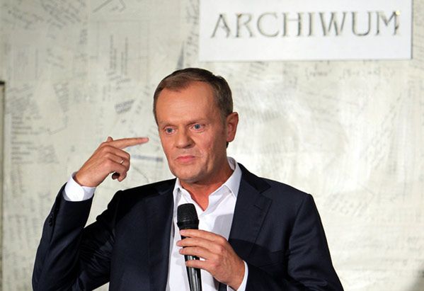 Tusk: uchronimy Polskę przed wywrotką