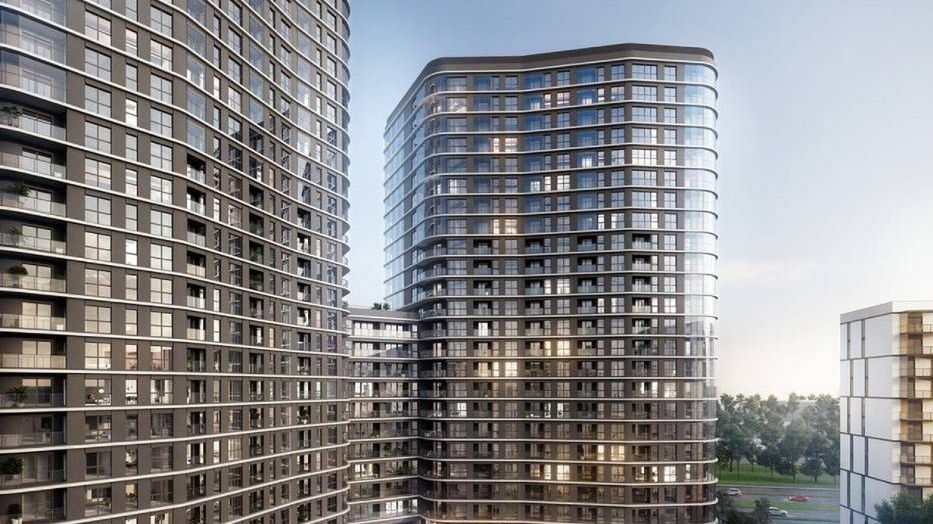 Największy blok w Polsce stanie na dość ciasnej działce narożnej po dawnej fabryce Vis. 