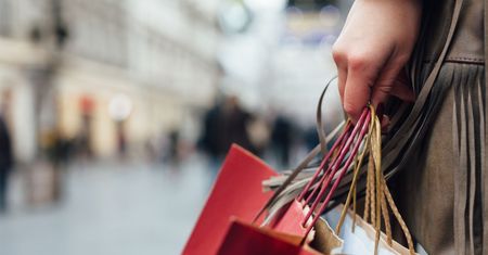 Pierzesz kupione ubrania? Badania mówią, że powinieneś