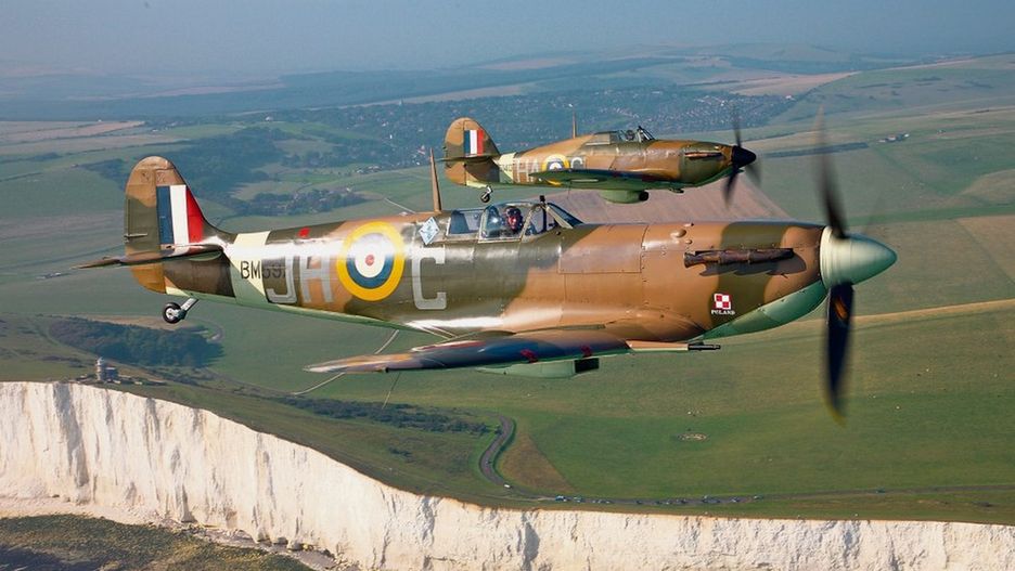 Samoloty Spitfire i Hurricane - zwycięstwo w Bitwie o Anglię uchroniło Wyspy przed inwazją