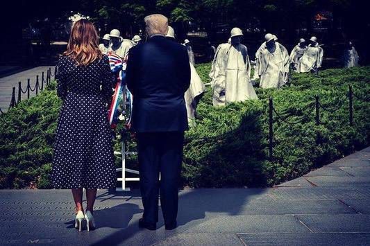 Melania Trump i Donald Trump oddają hołd weteranom wojennym