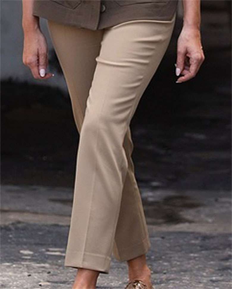 Melania Trump w płaskich butach z wizytą w Ghanie