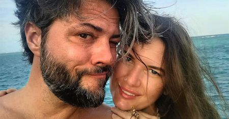 Rozebrany Olivier Janiak wrzucił zdjęcie z żoną: „Wstajesz i wiesz”. Karolina Malinowska nie pozostała obojętna na to, co zobaczyła. „Tyle w temacie”