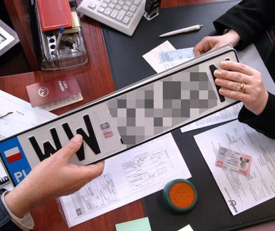 Koniec męczarni kierowców. Mniejsze tablice będą wreszcie legalne