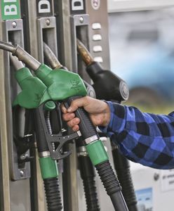 Pięć zł za litr benzyny coraz bliżej. Ceny cały czas w górę