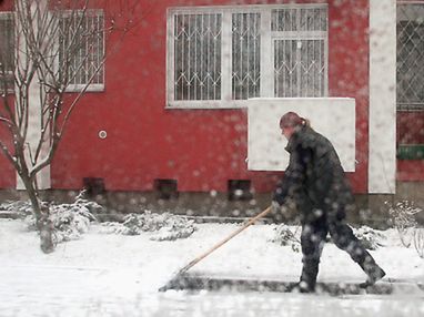 W wielu rejonach kraju trudne warunki na drogach