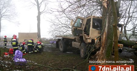 Wypadek Amerykanów. Dramatyczna akcja ratunkowa na drodze