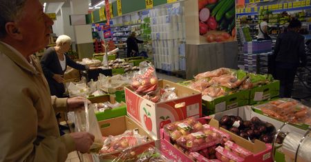 Brytyjski Lidl sprzedaje za grosze ''wadliwe'' owoce i warzywa. Wyglądają gorzej, ale nadają się do spożycia