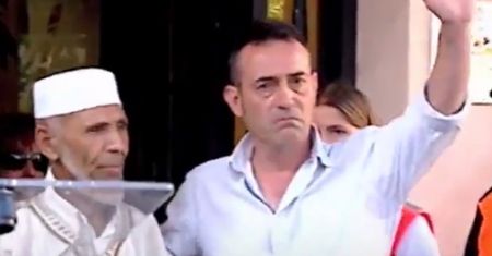 Wzruszający gest. Ojciec ofiary zamachu w Barcelonie i islamski imam zaskoczyli tłum
