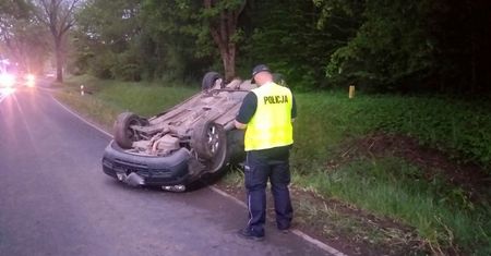Orneta. Partnerska kłótnia skończyła się dachowaniem