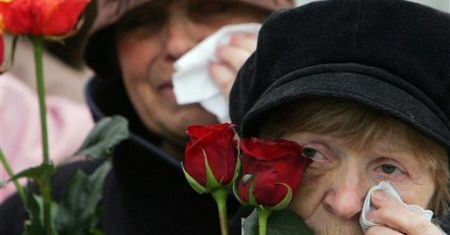 Rosjanie oddają hołd Borysowi Jelcynowi