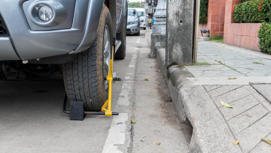 Na szczęście nie musisz uciekać się do tak drastycznych środków, by unieruchomić swój samochód