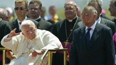 Papież i prezydent Chorwacji Stipe Mesić