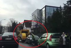 Straż miejska w akcji. Notorycznie odholowuje auta spod szpitala