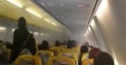 Samolot linii Ryanair zawrócił na lotnisko. Dym na pokładzie i ewakuacja 169 pasażerów [wideo]