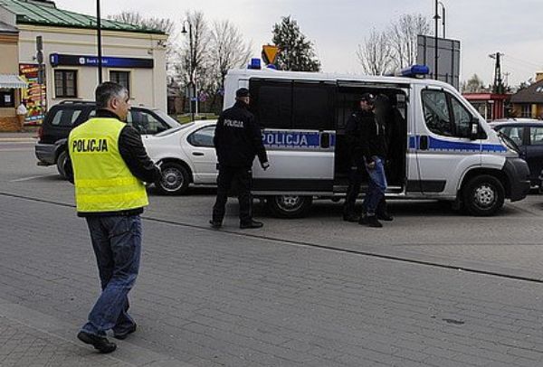 Oszukiwali kobiety metodą „na wnuczka” i "na policjanta". Wpadli