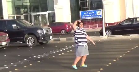 Macarena to przestępstwo? Nastolatek aresztowany za taniec na ulicy
