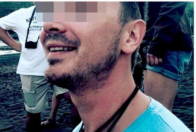 Daniel M. nie przestaje zaskakiwać. Pozdrawia żonę z basenu