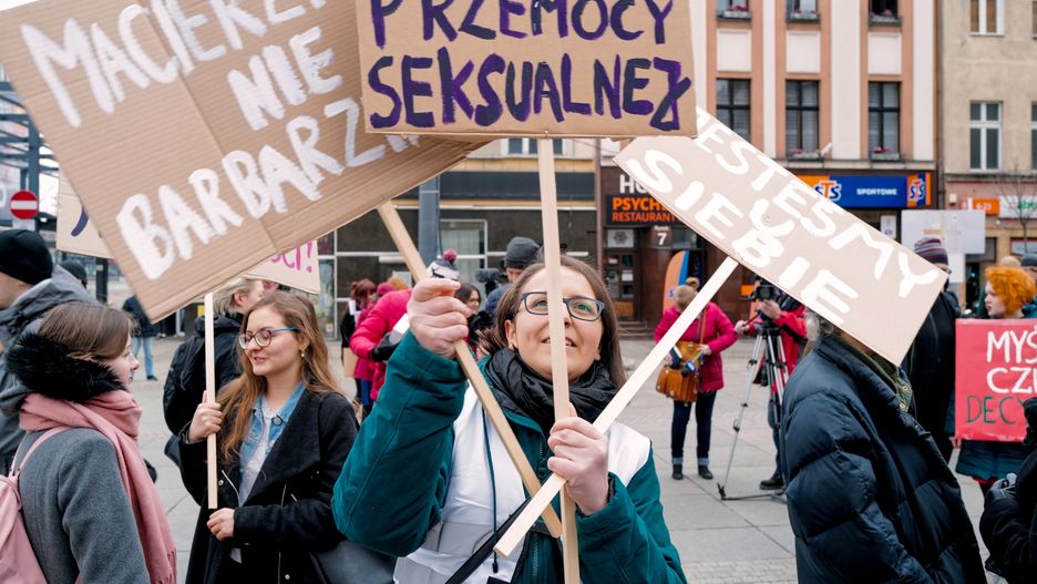 Manifa 2020. Marsze kobiet przeszły przez Polskę.