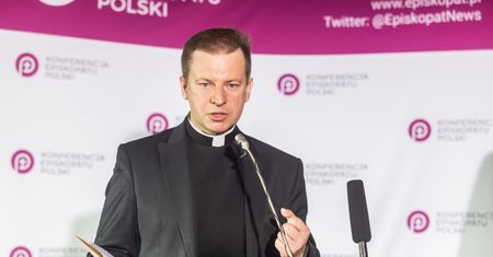 Poznań. Na Mr. Gay Poland symulowano zabójstwo arcybiskupa Marka Jędraszewskiego. RPO i KEP reagują
