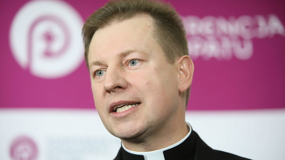 Ks. Paweł Rytel-Andrianik powiedział, że dane o wykorzystywaniu seksualnym małoletnich przez duchownych są opracowywane