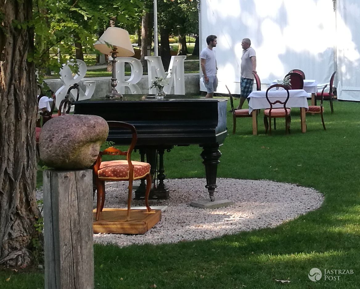 Pianino na ślub Rozenek i Majdana