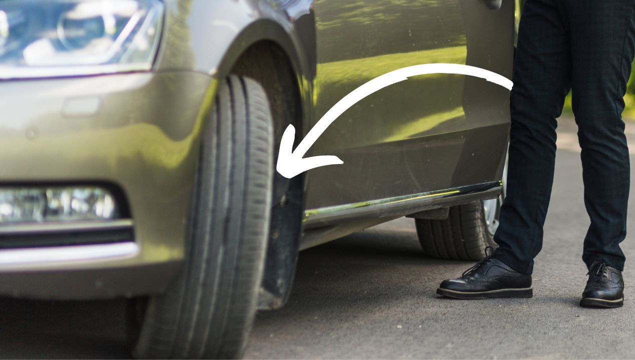 Oto dlaczego kierowcy zostawiają skręcone koła po zaparkowaniu auta