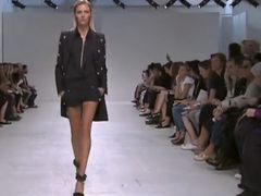 Anja Rubik inspiruje Vaccarello