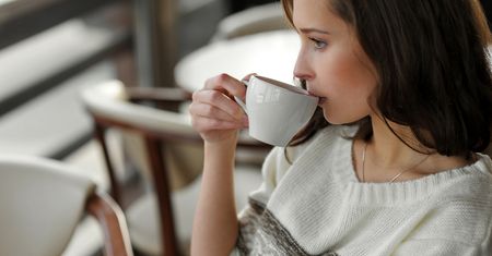 Głęboki smak i niepowtarzalny aromat. Zimowa kawa, którą polubisz